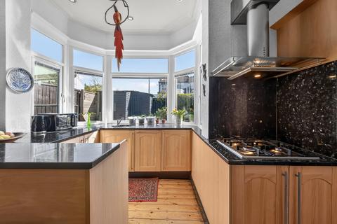 2 bedroom flat for sale, Upper Richmond Road West, East Sheen, London, SW14