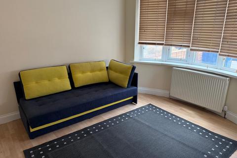 6 bedroom semi-detached house to rent, Jeymer Drive, Greenford