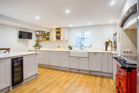 2 bedroom terraced house for sale, St. Martins, Marlborough, SN8