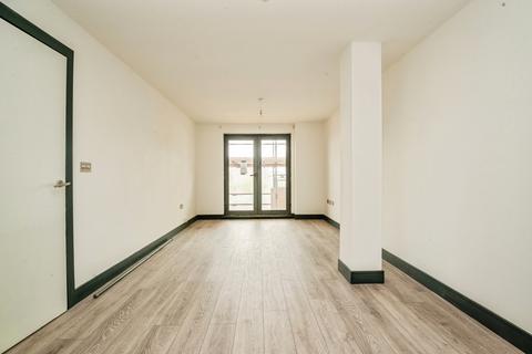 1 bedroom flat for sale, Galleon Way, Cardiff, CF10