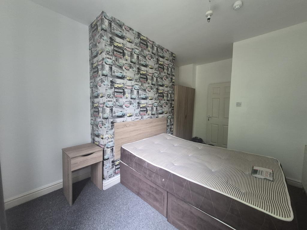 -6 Elm Avenue, Nottingham, NG3 - View 4