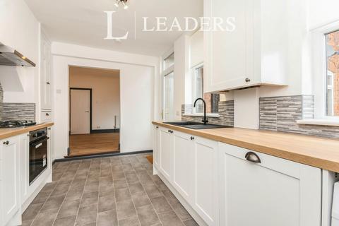 3 bedroom terraced house to rent, Carter Lane, NG18