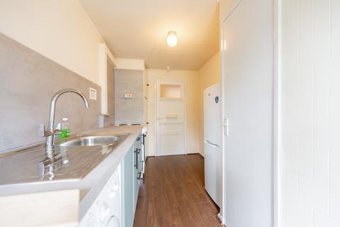 undefined, Skirsa Place , Flat 2-1, Glasgow , Cadder, G23 5EE