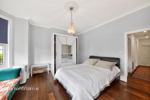 3 bedroom terraced house for sale, Long Lane, London