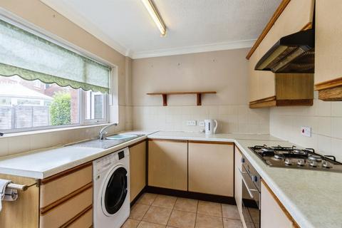 2 bedroom detached bungalow for sale, Kirkfield Drive, Leeds