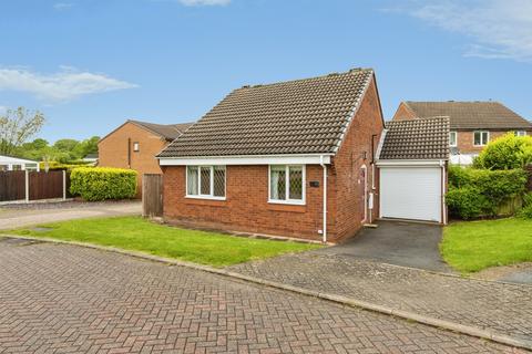 2 bedroom detached bungalow for sale, Kirkfield Drive, Leeds