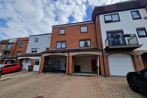 Terraced house - Ferry Road, Hampshire PO4