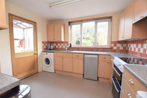 3 bedroom terraced house to rent, Blenheim Road