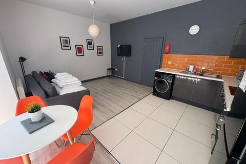 1 bedroom flat to rent, Walter Road, Manby House, SA1