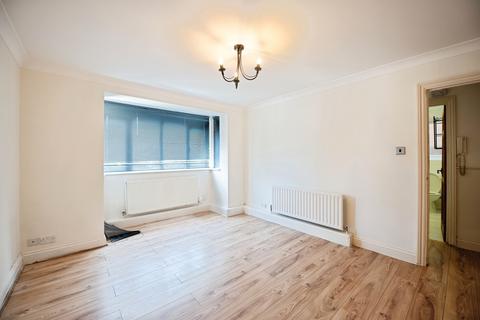 1 bedroom flat to rent, Mawney Road, Romford, RM7