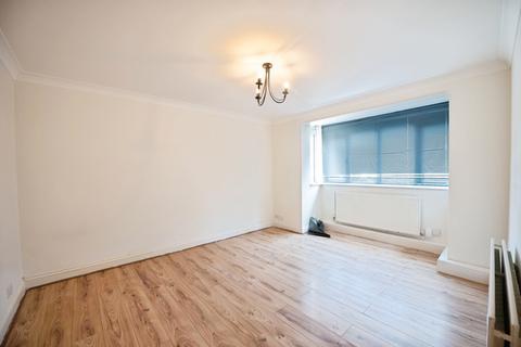 1 bedroom flat to rent, Mawney Road, Romford, RM7