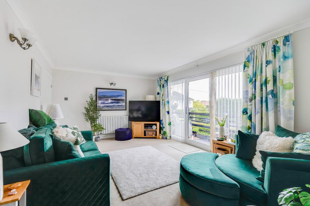 Apartment in Cardiff, Cyncoed - View 2