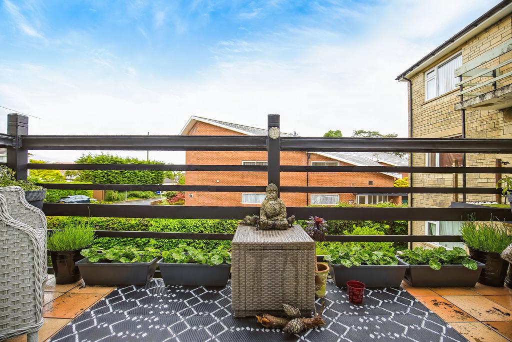 Apartment in Cardiff, Cyncoed - More