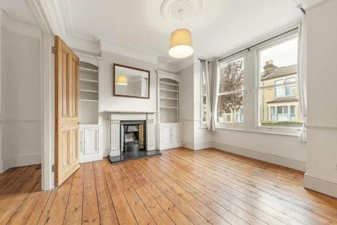 4 bedroom house to rent, Sarsfeld Road, London