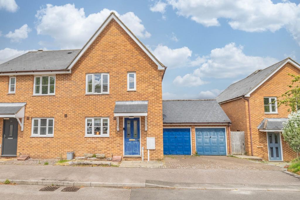 3 bedroom semi-detached house for sale