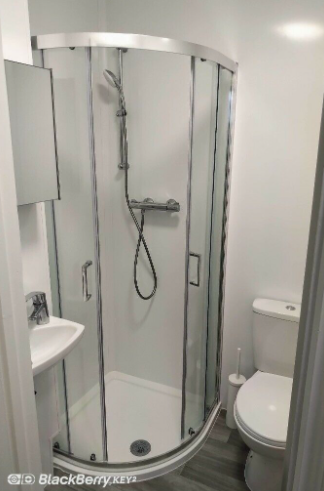 1 bedroom in a house share to rent – pohled 2