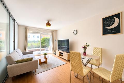 Boulevard Drive, Amelia House, NW9