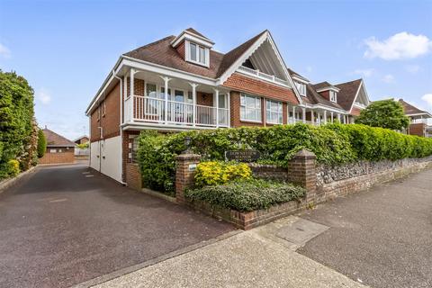 3 bedroom flat for sale, Cissbury Road, Broadwater
