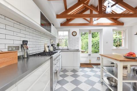 3 bedroom semi-detached house to rent, St. Marys Street