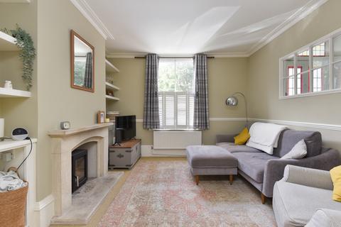 3 bedroom semi-detached house to rent, St. Marys Street