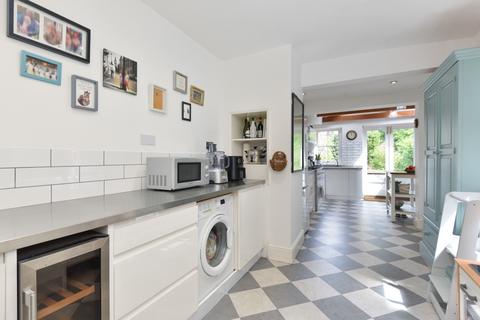 3 bedroom semi-detached house to rent, St. Marys Street