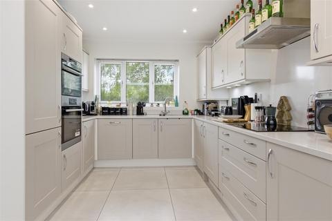undefined, Twysdens Terrace, Herts AL9