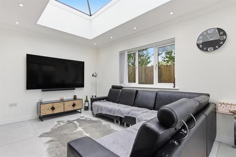 undefined, Twysdens Terrace, Herts AL9