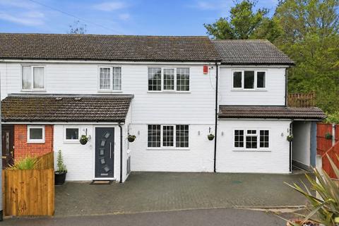 Latchford Place, Chigwell, IG7