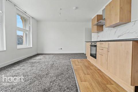 2 bedroom apartment to rent, Commercial Street, NEWPORT