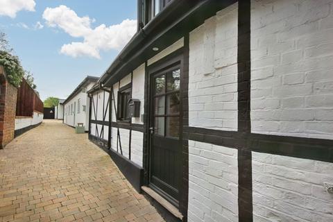 3 bed cottage for rent in High Street, Cheltenham GL52