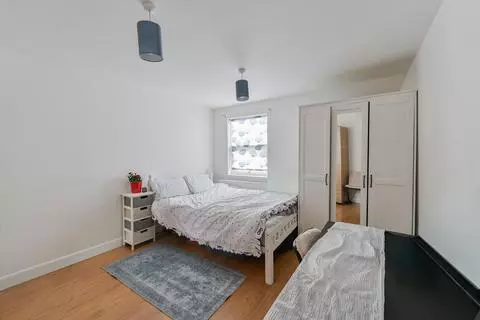1 bedroom apartment to rent - View 2