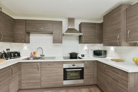 2 bedroom ground floor flat for sale, Cicero Crescent, Fairfields, Milton Keynes