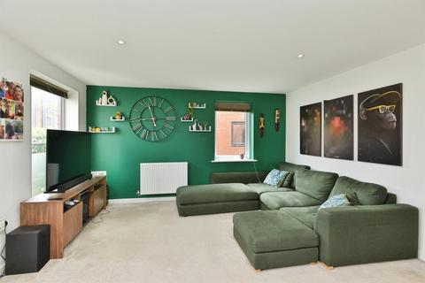 2 bedroom ground floor flat for sale, Cicero Crescent, Fairfields, Milton Keynes