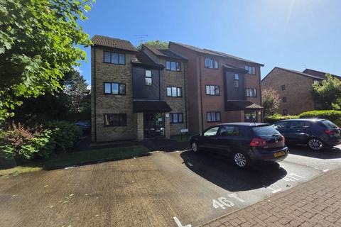 1 bedroom flat for sale, Turnpike Lane, Uxbridge, UB10 0AJ