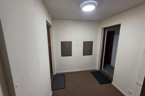 1 bedroom flat for sale, Turnpike Lane, Uxbridge, UB10 0AJ