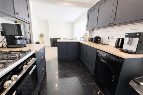 4 bedroom detached bungalow for sale, Glebe Way, Hardingstone, Northampton NN4