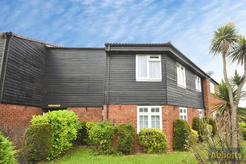 2 bedroom flat for sale, Lundy Close, Southend-on-Sea, Essex, SS2