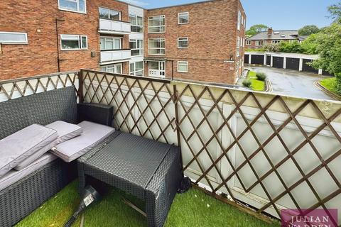2 bedroom flat for sale, Florence Park Court, Fog Lane, Didsbury, Manchester, M20