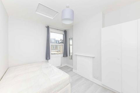3 bedroom house to rent, Rectory Lane, London SW17