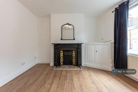 3 bedroom terraced house to rent, Nicholson St, Newark, NG24