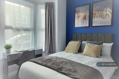 1 bedroom in a house share to rent,