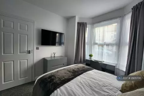 1 bedroom in a house share to rent - Widok 3
