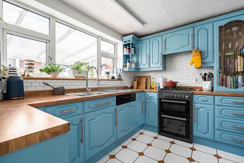 2 bedroom semi-detached house for sale, East Street, Bicester, OX26