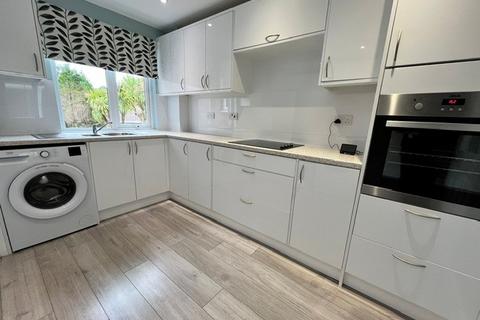 3 bedroom semi-detached house to rent, Fernside Park, Liskeard, PL14