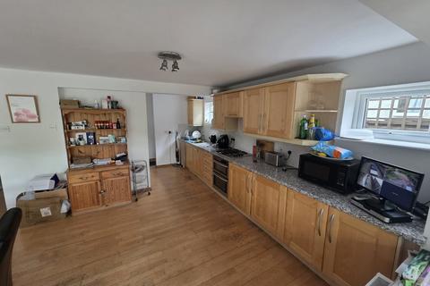 4 bedroom detached house for sale, Pole Hill Road, Uxbridge, UB10 0QD