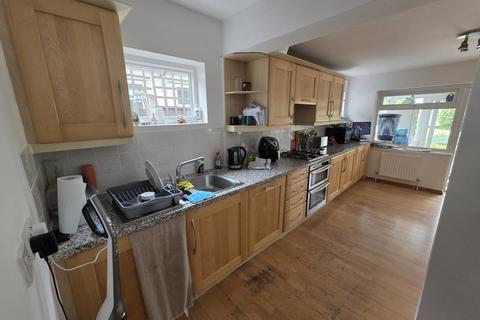 4 bedroom detached house for sale, Pole Hill Road, Uxbridge, UB10 0QD