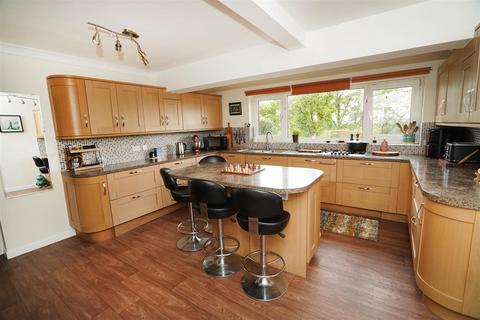 5 bedroom detached house for sale, Pennine Rd, Horwich, Bolton