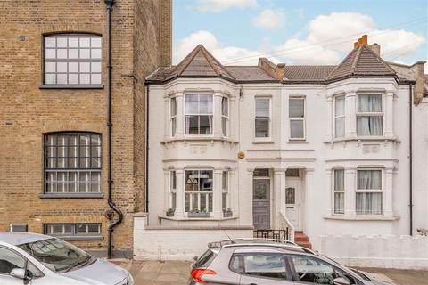 Woodrow, London SE18