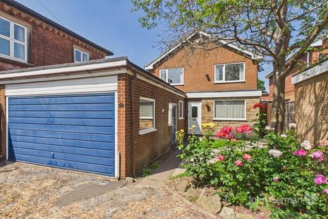 4 bedroom detached house for sale, Ashby Road, Burton-on-Trent