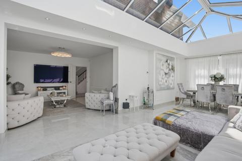 4 bedroom detached house for sale, Fredericks Road, Beccles,